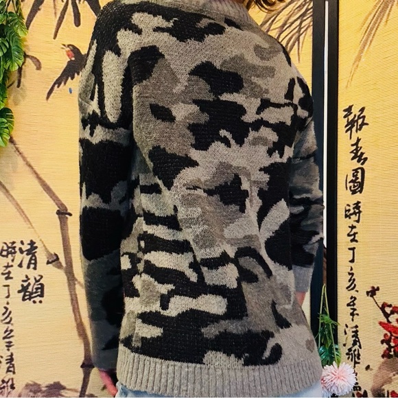 Katsumi Women’s Y2K Retro Camouflage Crewneck Sweater Size M​ - Picture 4 of 12